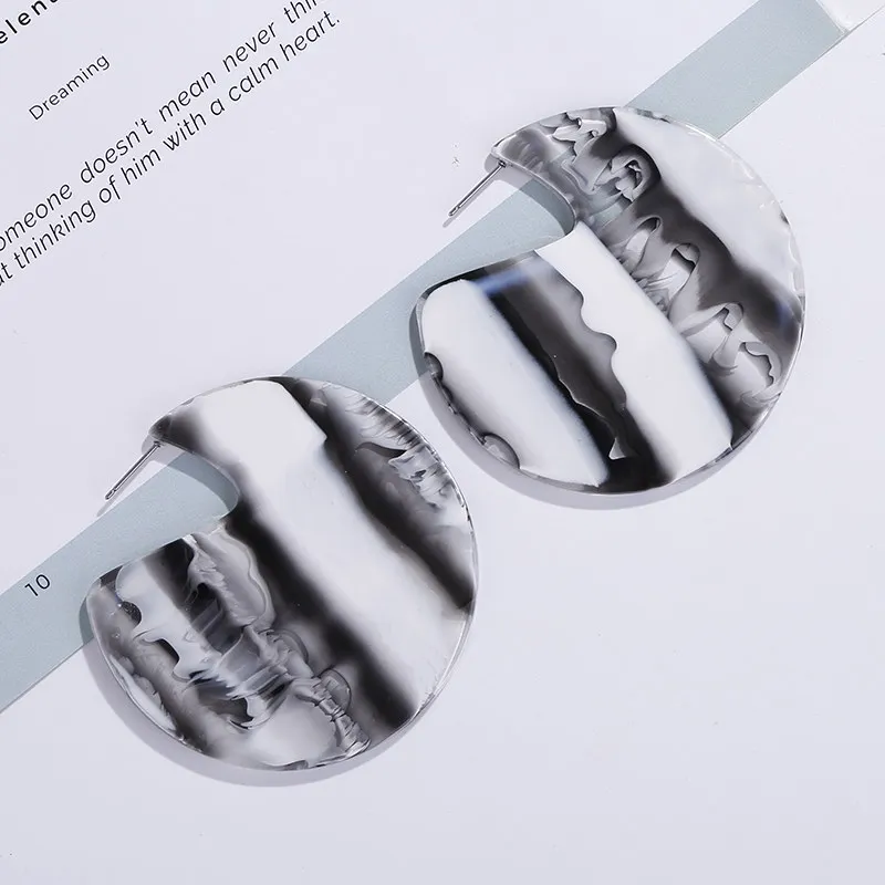 HX C-shaped semi-circular gold foil silver large size resin plate disc earrings 2018 ladies pendants trend popular | Украшения и