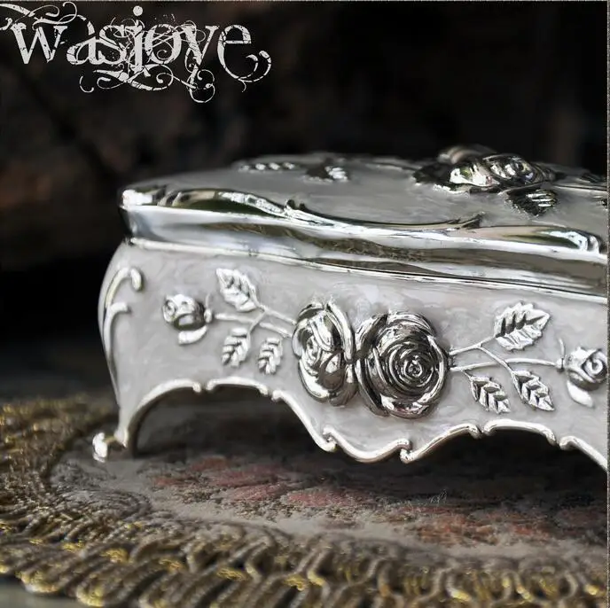 

white color Jewelry Box Zinc-alloy Metal trinket box Vintage Rose Flower Design Tin-alloy Box Jewellery Casket Gift Box Z047