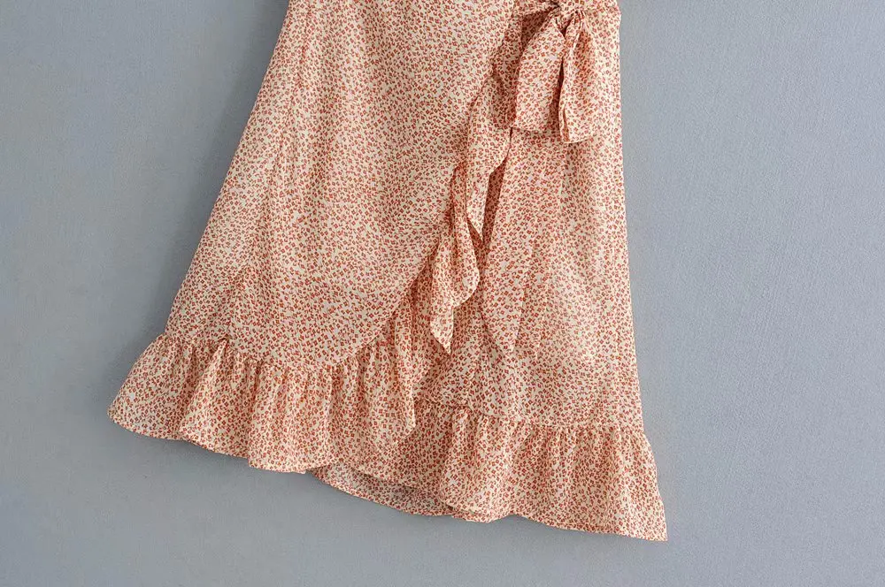 Сексуальное платье с коротким рукавом и цветочным принтом v образным вырезом