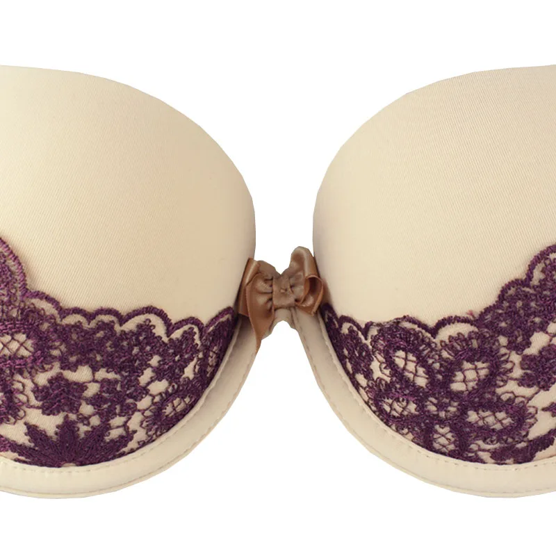 Комплект женского нижнего белья бюстгальтер на косточках с чашками 3/4 пуш-ап