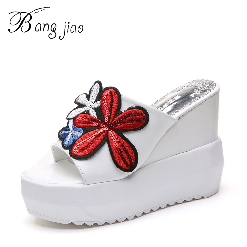 Вышивка 2018 белые или черные Летние Стильные пикантные сандалии женские шлепанцы