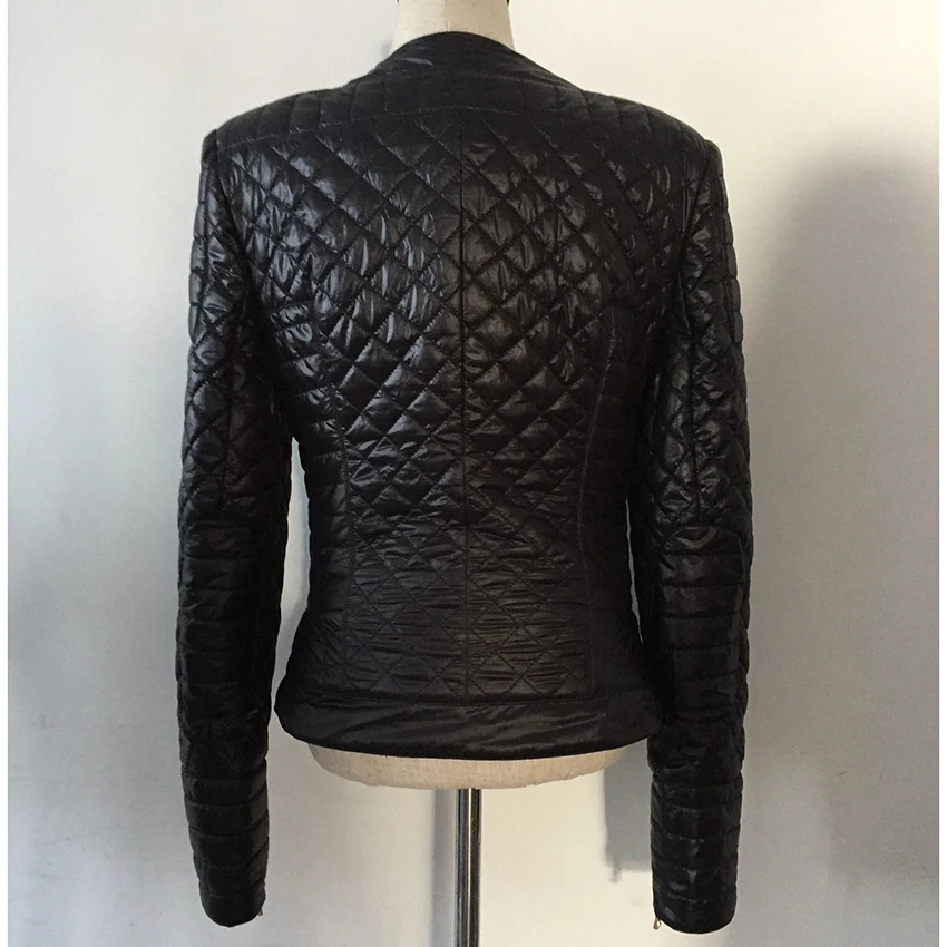 Женская куртка с металлическим львом и пуговицами на молнии украшенная