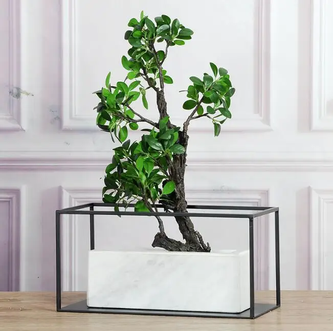 Ваза из натурального камня и мрамора столешница с золотистой/металлической