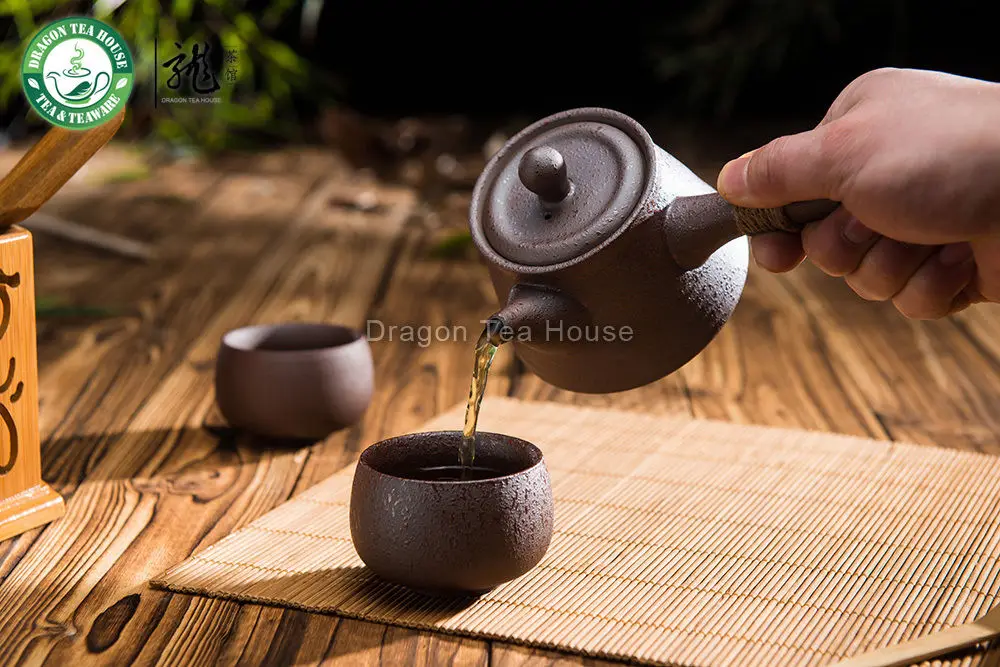 Коричневый керамический чайник Kyusu в японском стиле с боковой ручкой и