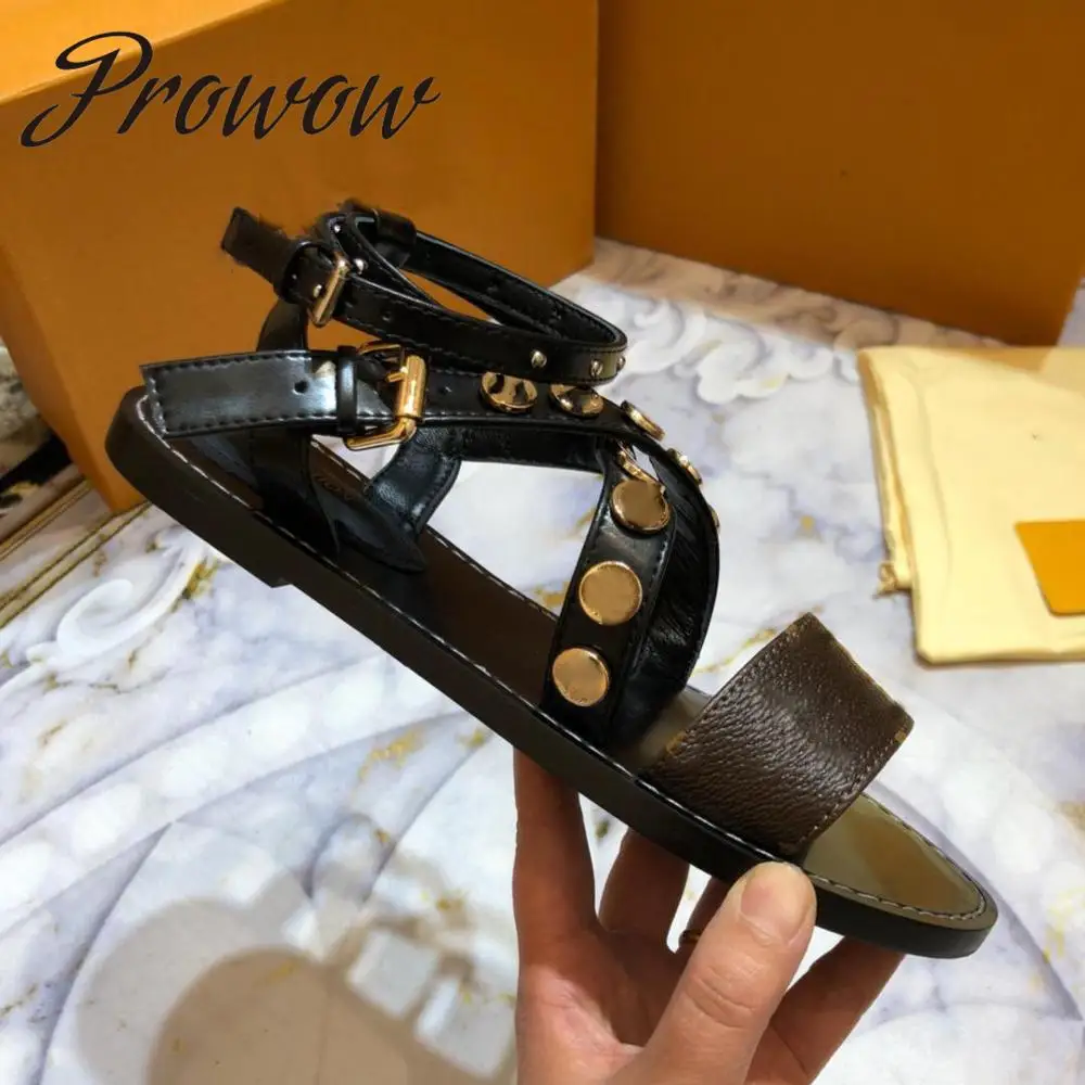 Черный Prowow/Новые брендовые Летние босоножки из натуральной кожи с металлическими шипами; вечерние пляжные сандалии на плоской подошве с открытым носком; женская обувь - Цвет: Черный