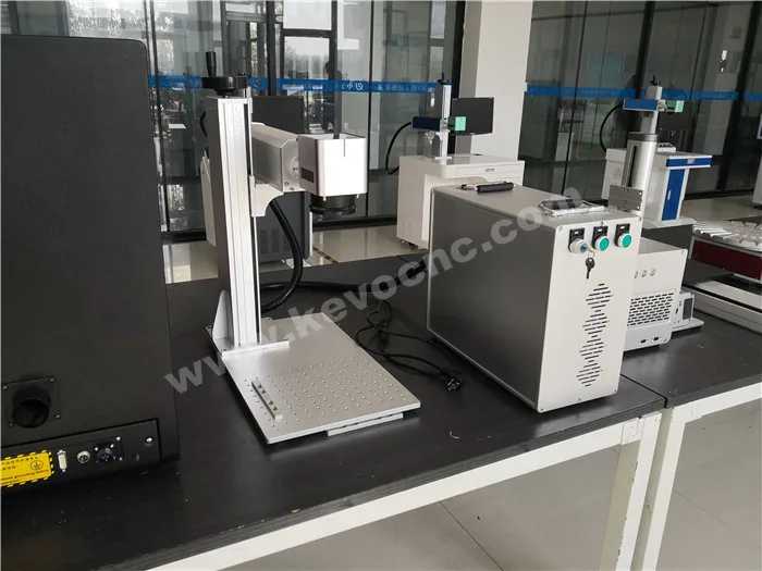 Raycus волоконная Лазерная портативная лазерная маркировочная машина/волоконная