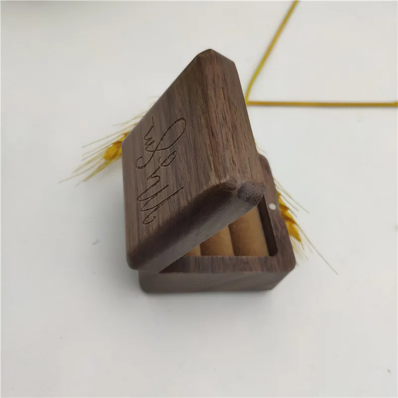 Деревянная Подарочная коробка орехового дерева с мягкой подкладкой и логотипом