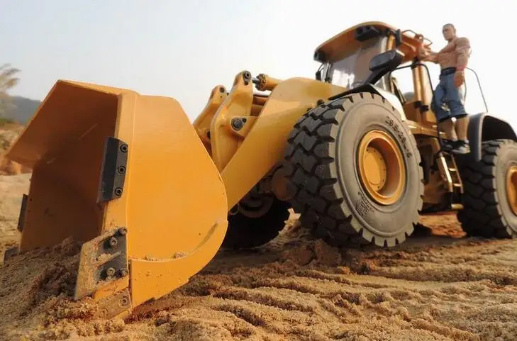 RTR полностью металлический 1/14 Масштаб RC Rock гидравлические грузчики трактор для