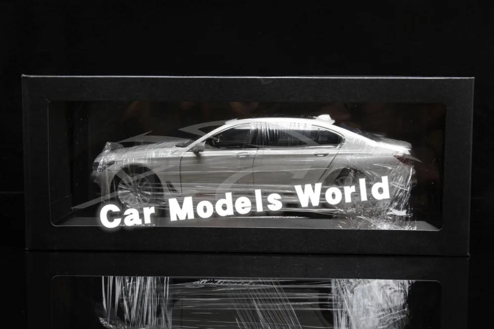 Модель литая автомобиля для всех новых моделей автомобилей серии 7 750 Li 2017 1:18