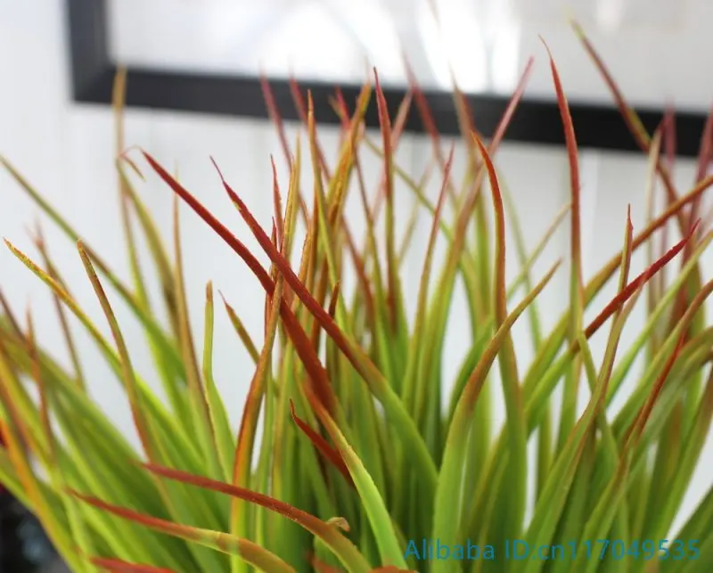 Искусственный пластик красный верх зеленые длинные листья трава растение для
