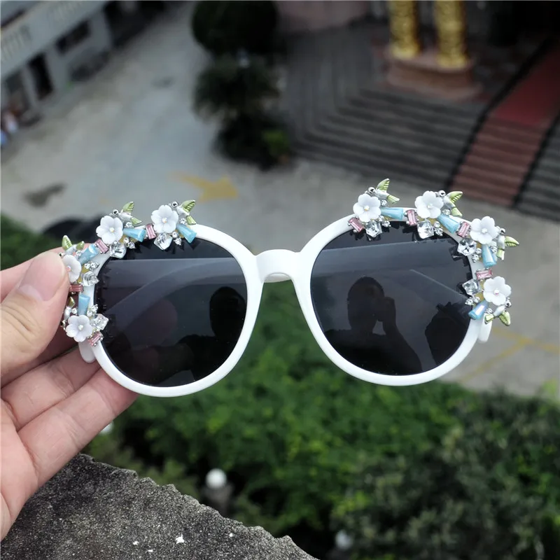Дизайнерские женские солнцезащитные очки с бриллиантами круглые UV400 Ретро стиль