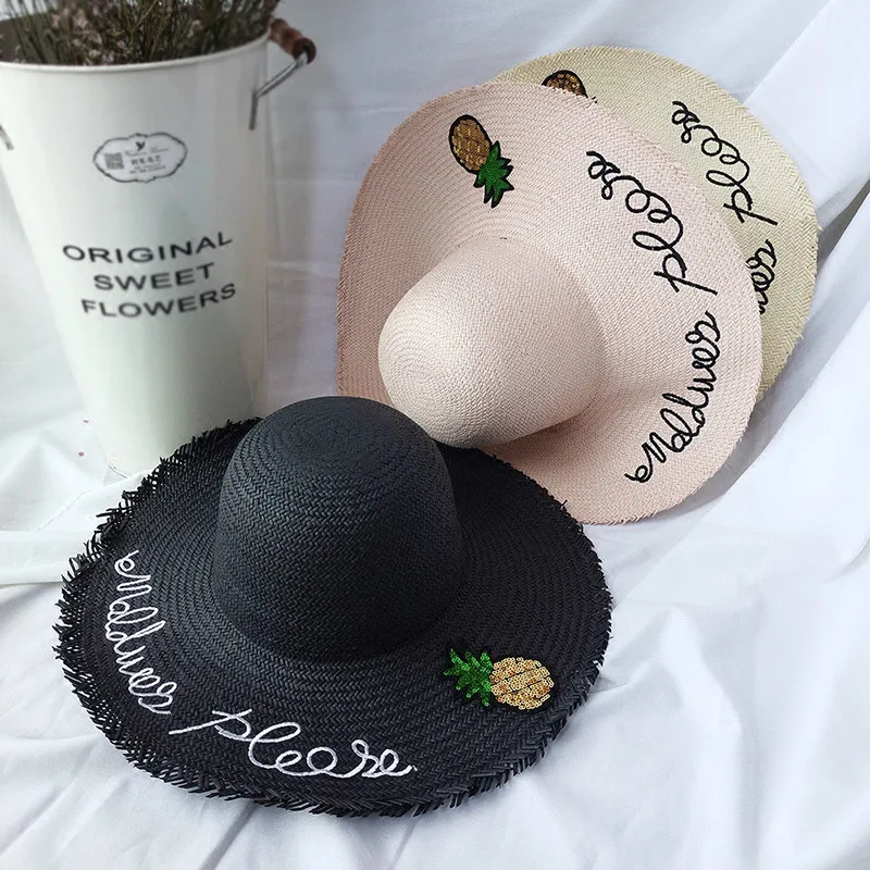

2017 Big Straw Hat Female Korean Version Embroidery English Sticker Pineapple Foldable Seaside Beach Cap Summer Cover Sun Hat