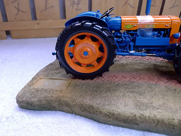 DEO Triple D презентационное издание модели тракторов с головкой Fortson 1:16 |