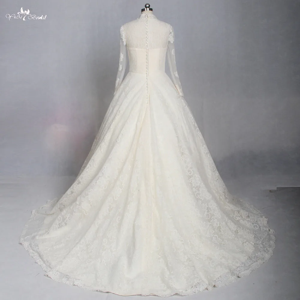 Желтое свадебное платье с длинным рукавом и высоким воротом| |