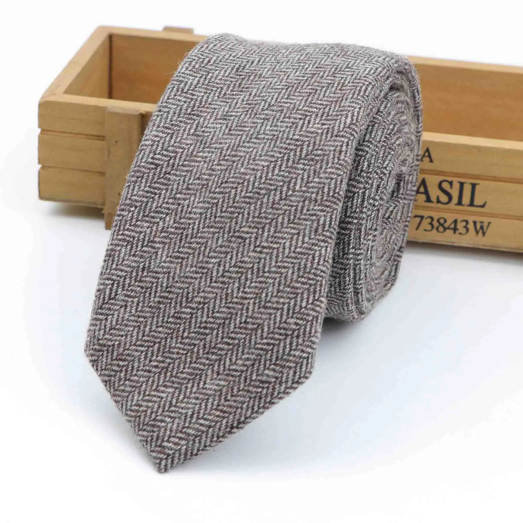 32 New Style Wool Viscose Tie 7cm Ties Fluffy Solid Color Corbata Slim Striped Necktie Cravat Clothing Accessories Warm Dot Ties - Цвет: 32