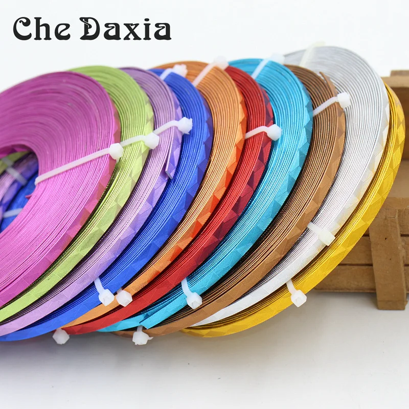 Металлический фитинг с ромбовидным узором из плоской алюминиевой проволоки