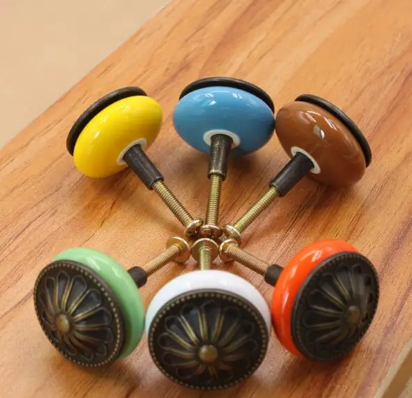 

Ceramic Handle Retro Village Furniture Drawer Closet Door Cabinet Puckering Round New Rural White Antique Copper Knobs YH1680