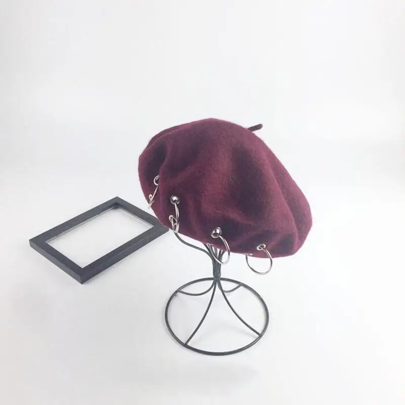 Зимние шапки 2019 новые береты берет в темноте стиле панк рок с железными кольцами