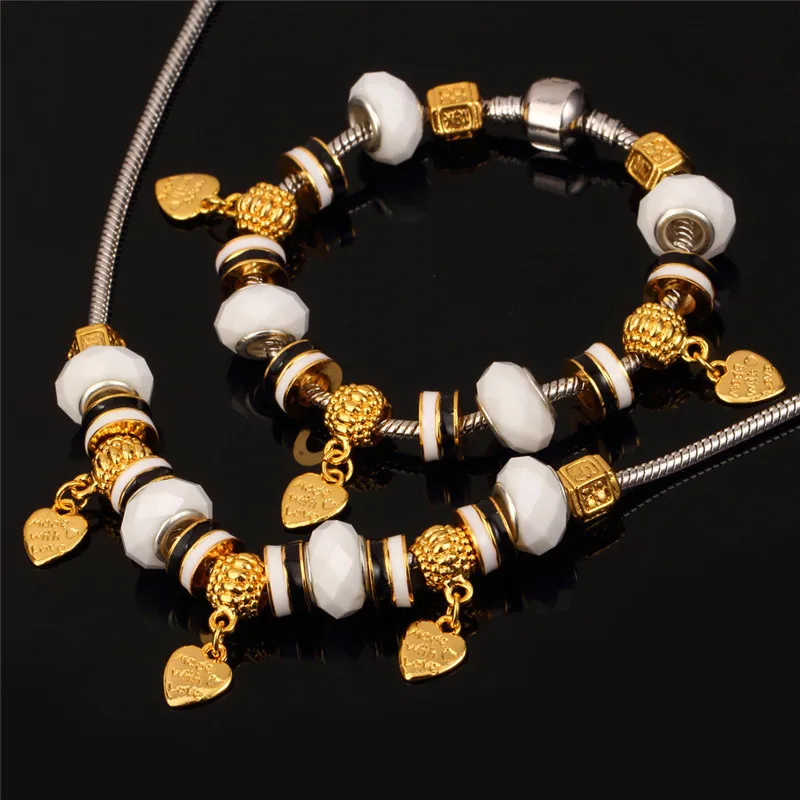 Комплект из колье и браслета золотистого цвета с подвеской в виде сердца|necklace