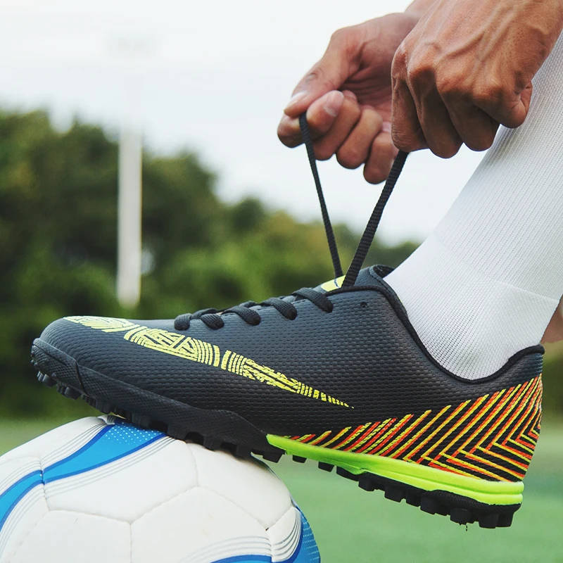 Новинка 2018 футбольные бутсы для мужчин мальчиков детей размер 33 44 спортивные