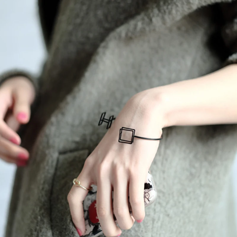 Cos Store Punk Simple Style Black Plated Geometric Bracelet For Women Unique Hollow Out Cuff Bangles Femme Brincos Jewelry