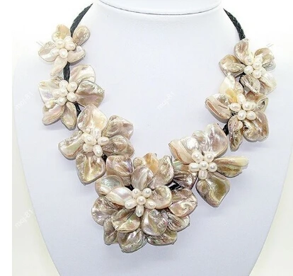 

Free shipping >>@ 1173 handmade freshwater pearl sea shell flower leather necklace 18"