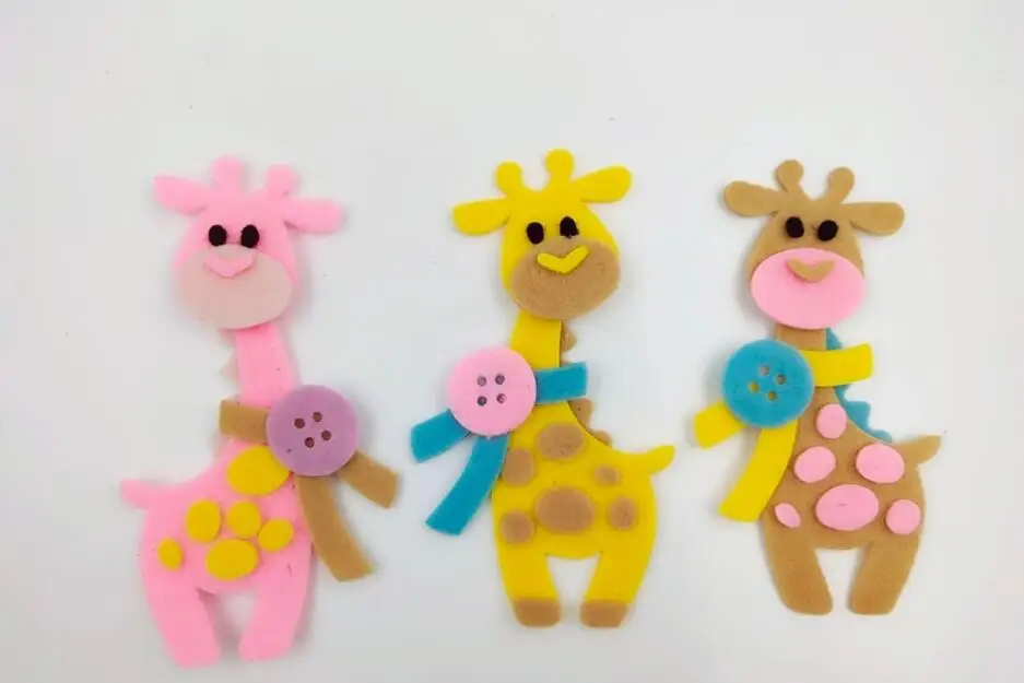

Cartoon giraffe cutting dies 2019 new die cut &wooden dies Suitable for common die cutting machines on the market
