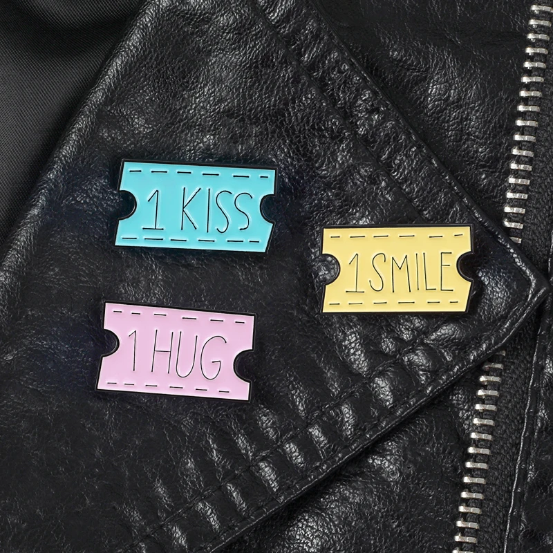 Цветной купон семейная печать улыбка объятие поцелуй буквы эмаль брошь праздник