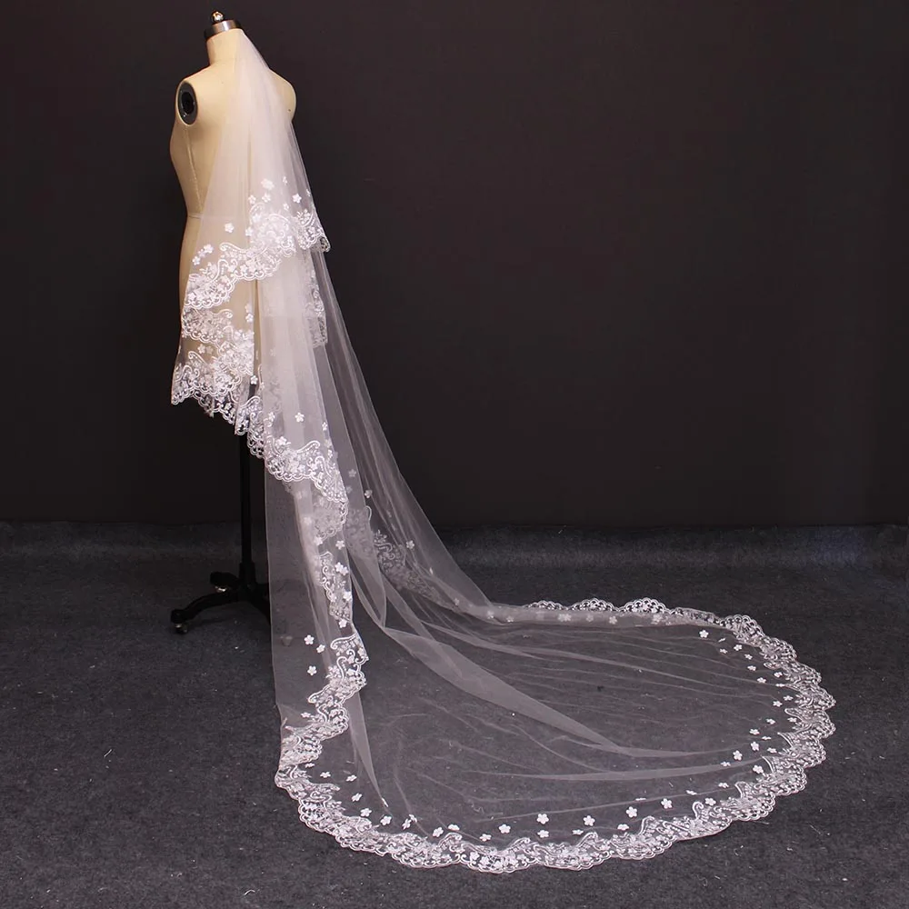 

Real Photos Two Layers Lace Edge Pearl Beaded Flower Wedding Veil WITH Comb Gorgeous 2 T Bridal Veils