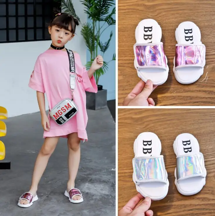 Тапочки для маленьких девочек коллекция 2019 года летние шлепанцы с цветочным