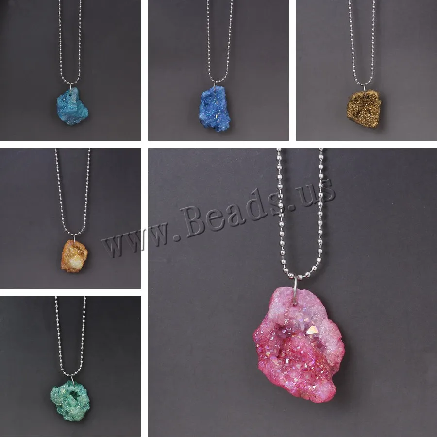 Массивное разноцветное ожерелье с кулоном из натурального камня нестандартное