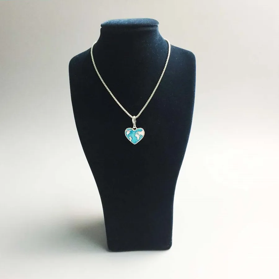 Женский очаровательный браслет чокер серебряного цвета с голубым шариком и