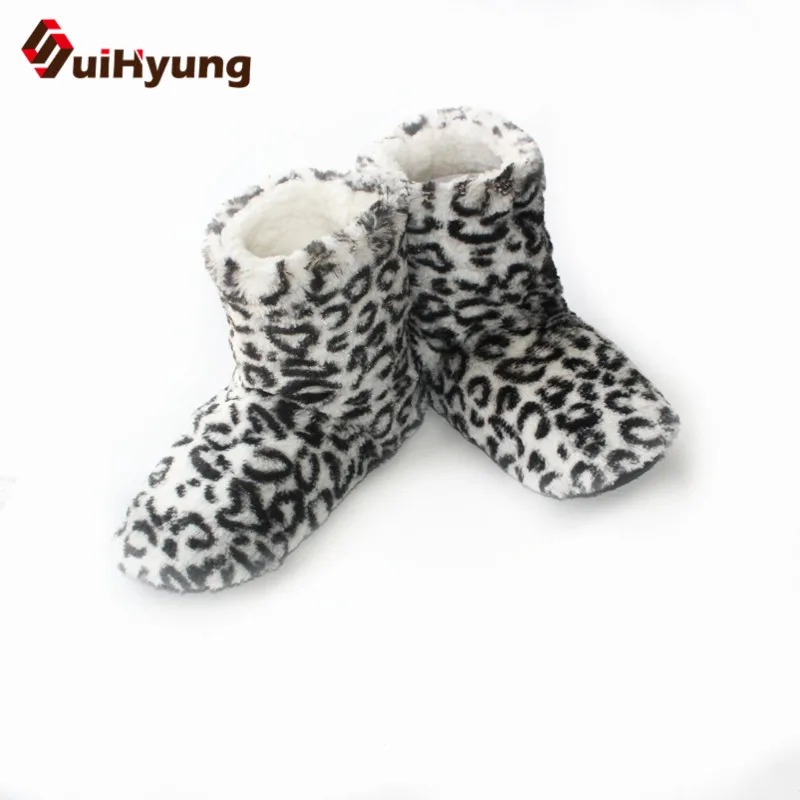 Suihyung/зимние женские домашние боты из флока; модная теплая Домашняя обувь с леопардовым принтом; обувь на плоской подошве с хлопчатобумажными стельками; женские плюшевые ботинки для спальни