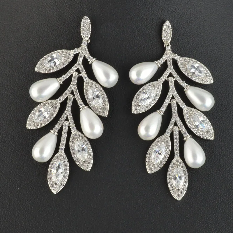 Роскошные серьги с белым камнем из циркония в новом дизайне для женщин