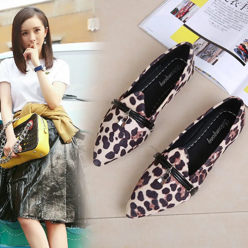 Модные балетки на плоской подошве с острым носком однотонные повседневные