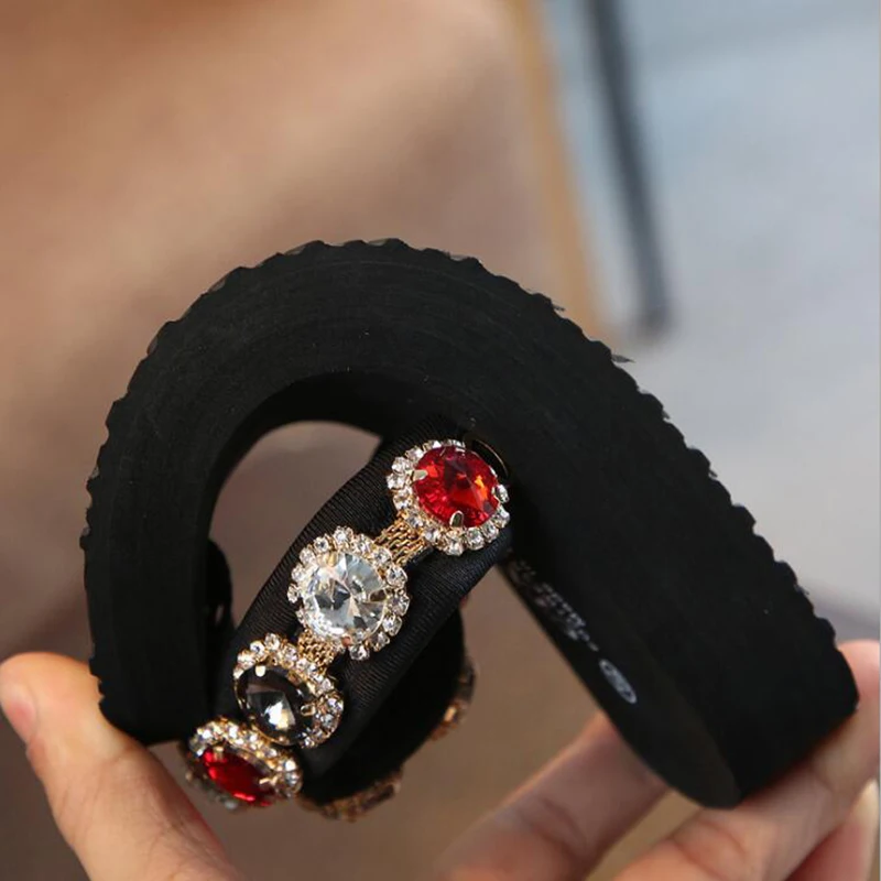 Сандалии женские на плоской подошве повседневные шлепанцы с кристаллами удобная