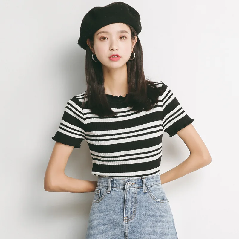 Женский трикотажный свитер с оборками на подоле черно-белый эластичный пуловер