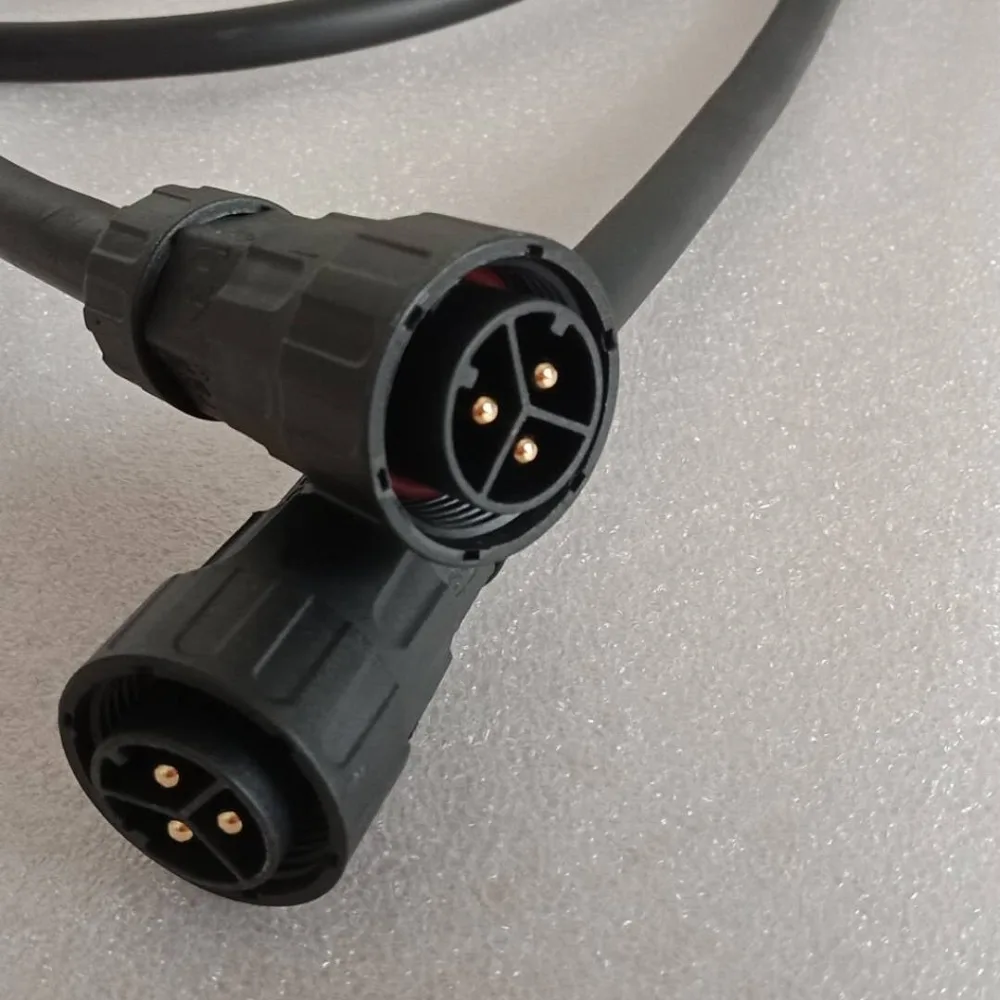 WVC-600W Солнечная микро сетка на инверторе соответствует 2 м AC соединительный кабель для 36 В PV панели с функцией беспроводной связи