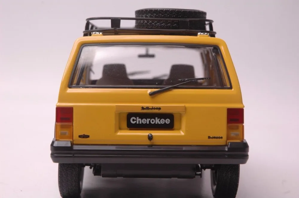 1:18 литая модель для Jeep Cherokee 2500 желтый внедорожник игрушечный автомобиль миниатюрная Коллекция подарков