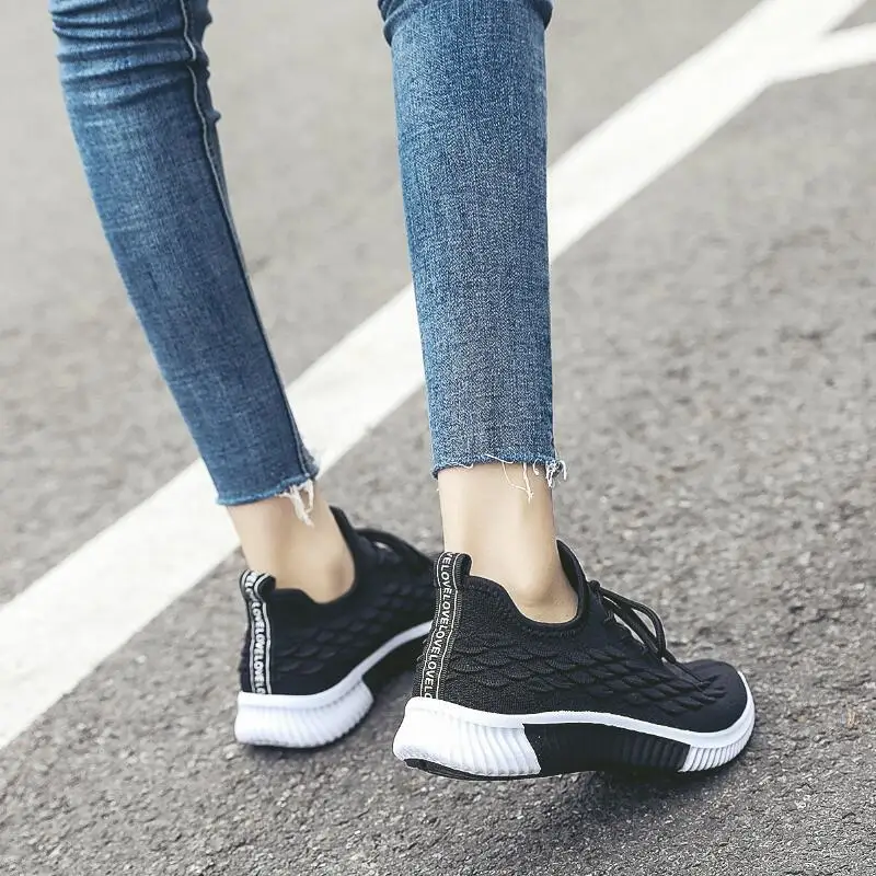 Женские кроссовки из сетчатого материала на платформе повседневные белые