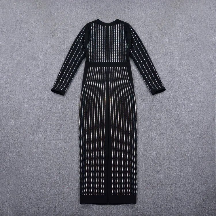 Женское подиумное блестящее платье с длинным рукавом облегающее в полоску