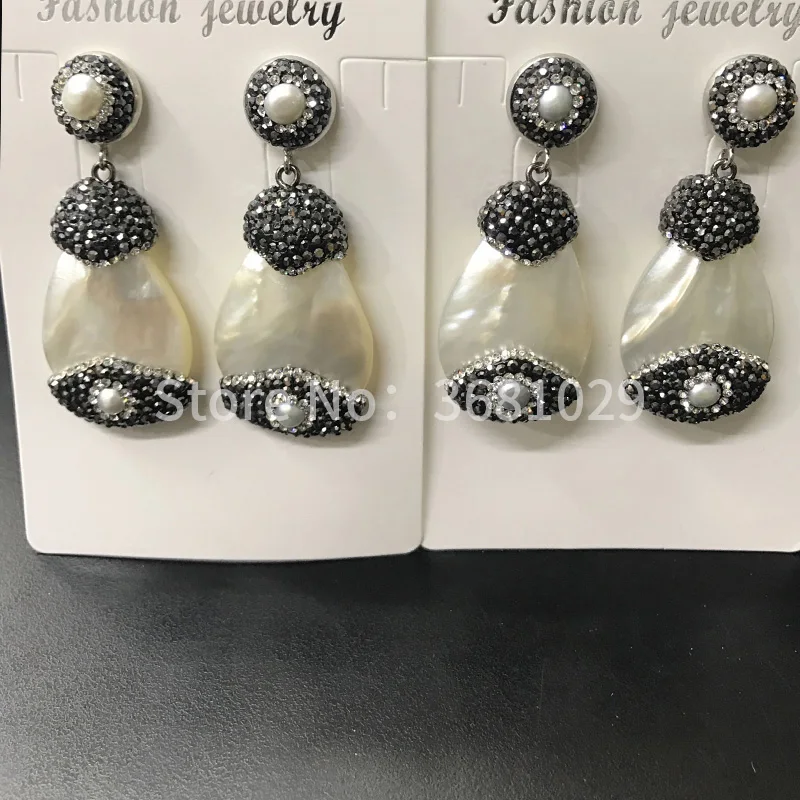 

Original design inlaid small black no rule series 100 natural pearl earring drop color random send