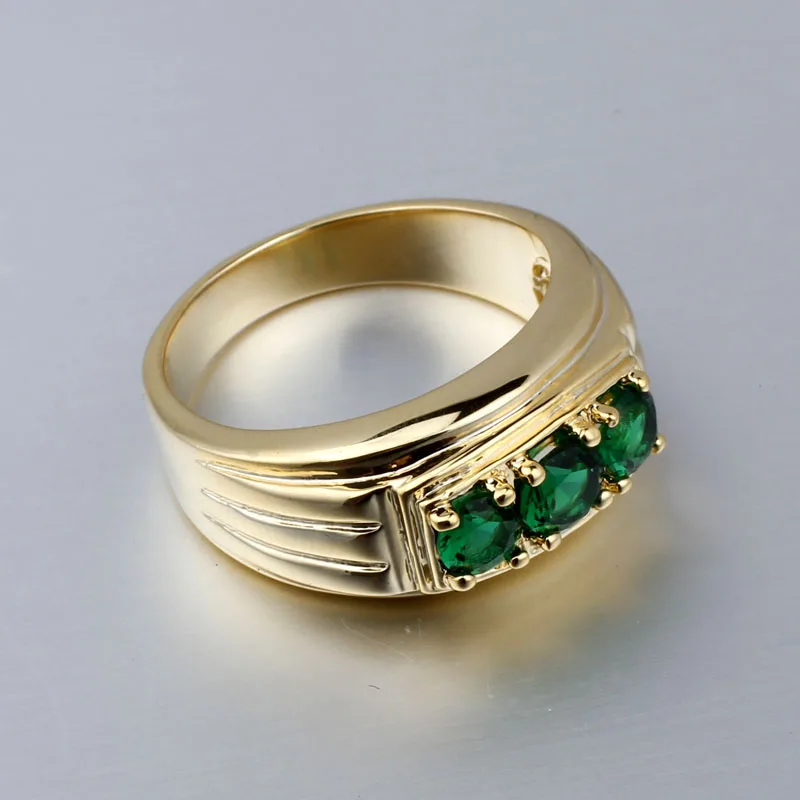 Мужское кольцо золотого цвета с 3 камнями и кристаллами из фианита тяжелое