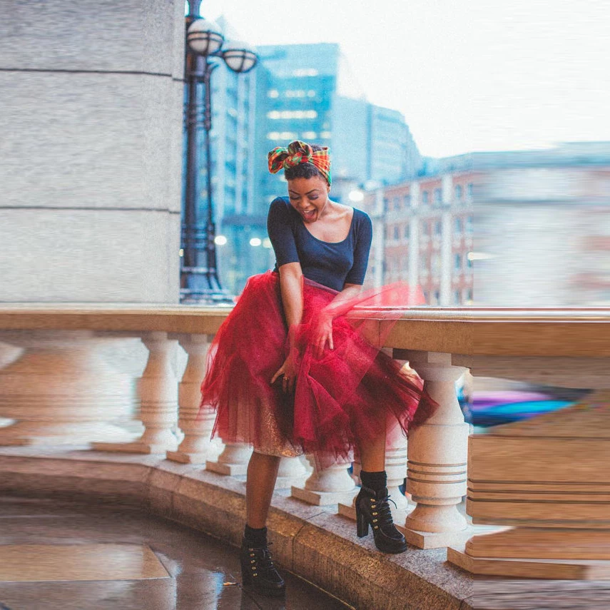 Юбка Женская средней длины фатиновая юбка с подкладкой блестками бордового и