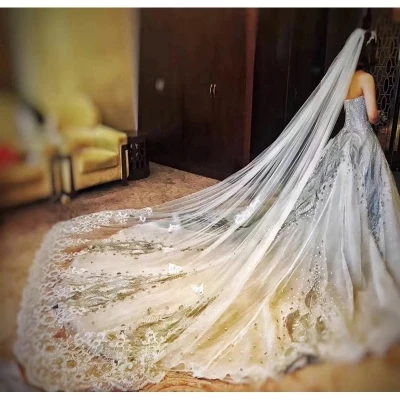 Фата свадебная JIN IS длинная с кружевной кромкой гребнем для невесты Белый/цвет