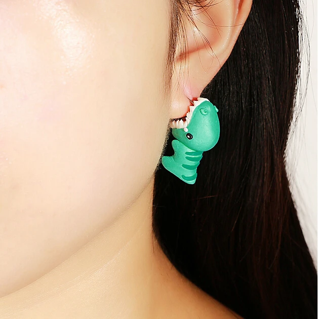 Женские серьги гвоздики из полимерной глины милые мягкие ручной работы в виде