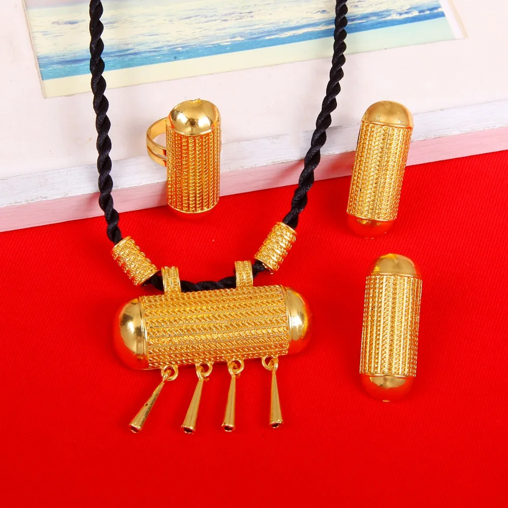 Золотистого цвета комплекты ювелирных изделий в национальном стиле ожерелье