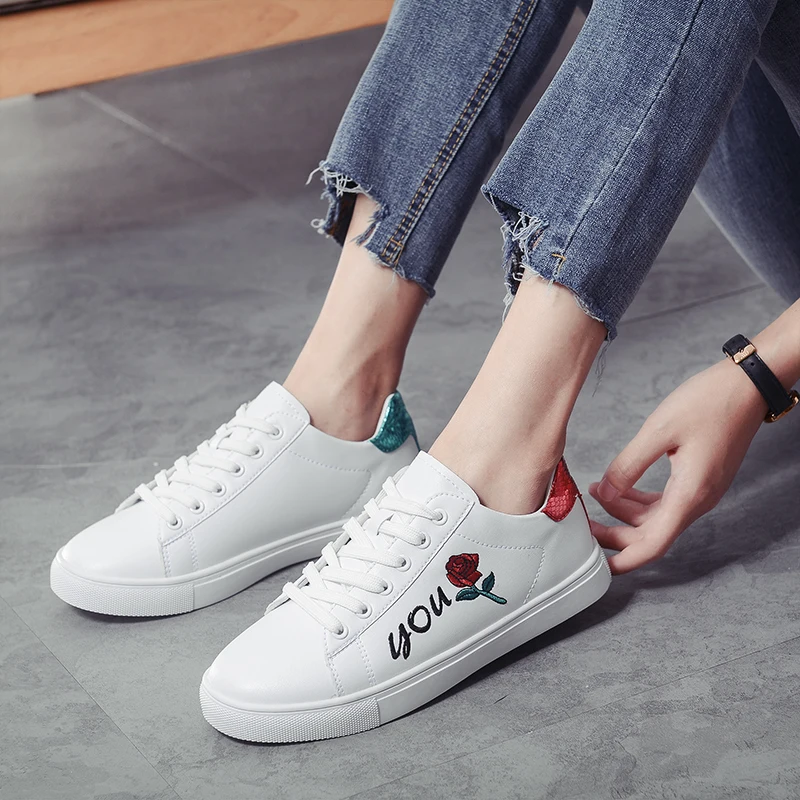 PU red green heel Xiuningyan/Для женщин Кроссовки ДАМЫ розовое белые туфли Обувь для прогулок Уличная обувь на плоской подошве жемчугом кожаные повседневные туфли на плоской подошве Кроссовки для женщин - Цвет: PU red green heel