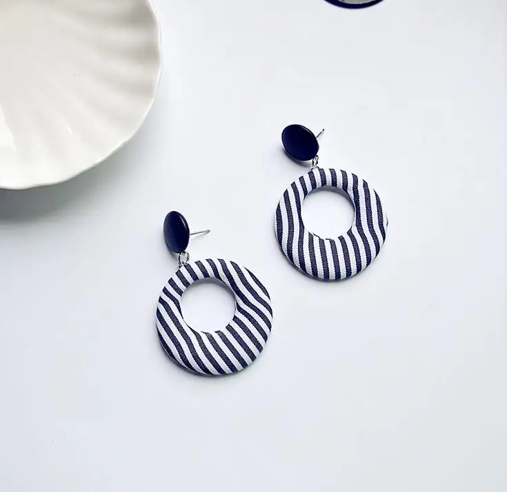Модные серьги в красную и синюю полоску|Серьги-гвоздики| |
