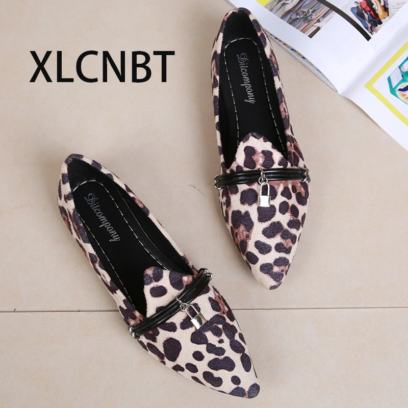 Новинка 2018 года Осенняя обувь женская на плоской подошве с леопардовым принтом